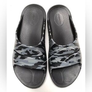 WOMEN'S OOAHH SPORT SLIDE SANDAL - BLACK WATER CAMO WOMENS SIZE 9